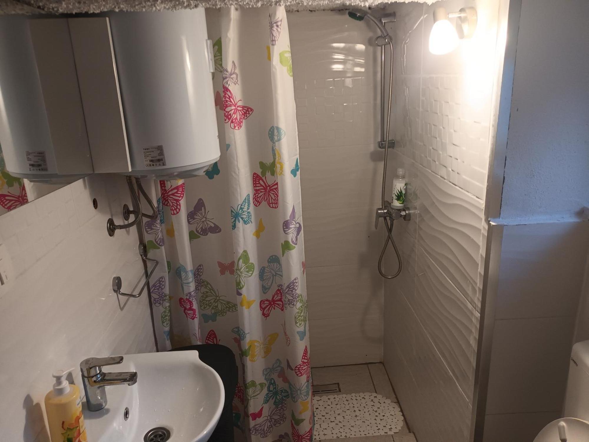 Brnara Kravarica Vrlika Exteriör bild