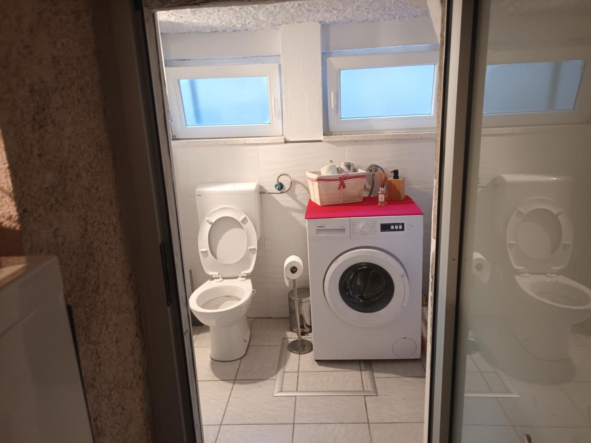 Brnara Kravarica Vrlika Exteriör bild